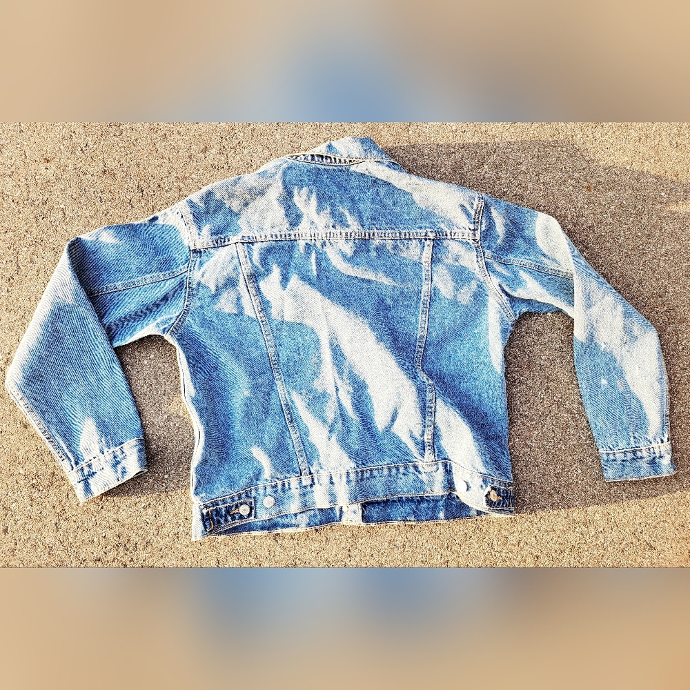 Old Navy Denim Jacket Jean Jacket - Picture 3 of 4
